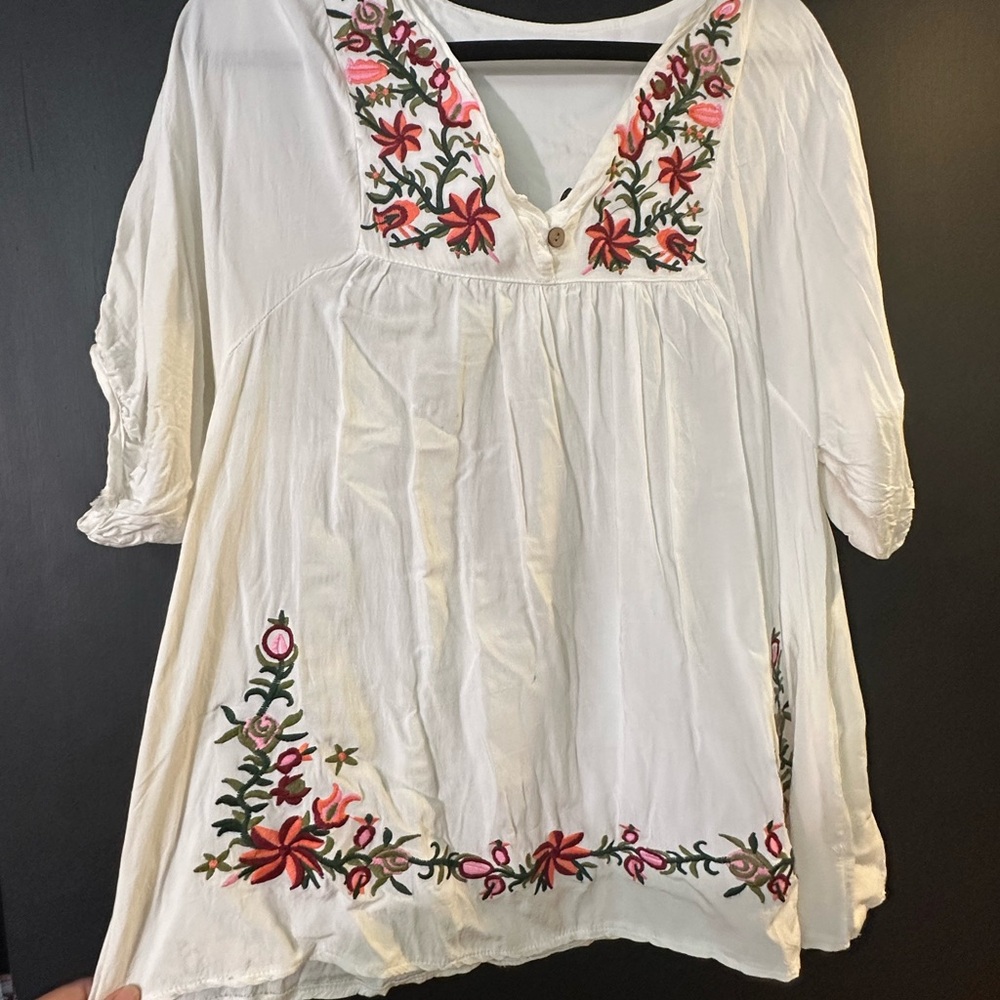 Embroidered White Floral Women's Top